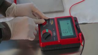 プロの防火毛布製造工程全体のライブ映像